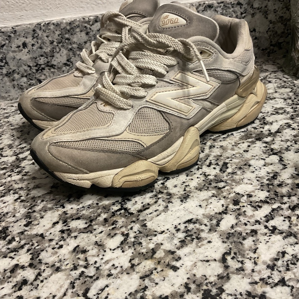 New Balance Women's Athletic Shoes - Cream and Gray